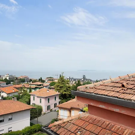 Attico Center With View And Terrace ديسينسانو ديل غاردا