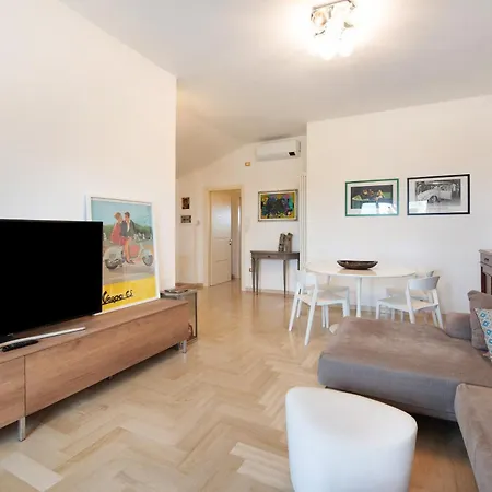 Attico Center With View And Terrace ديسينسانو ديل غاردا