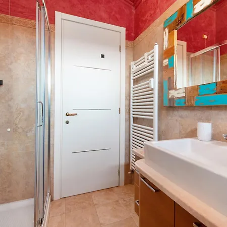 Attico Center With View And Terrace شقة ديسينسانو ديل غاردا