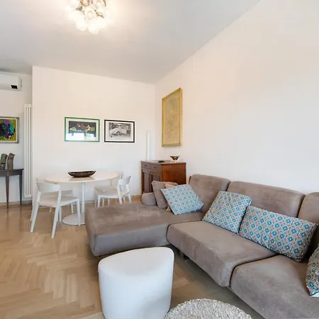 Attico Center With View And Terrace شقة *